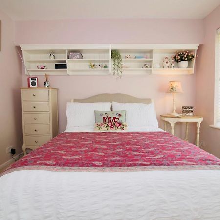 Aston Henry James Stunning One Bedroom Apartment In Royal ويندسور المظهر الخارجي الصورة